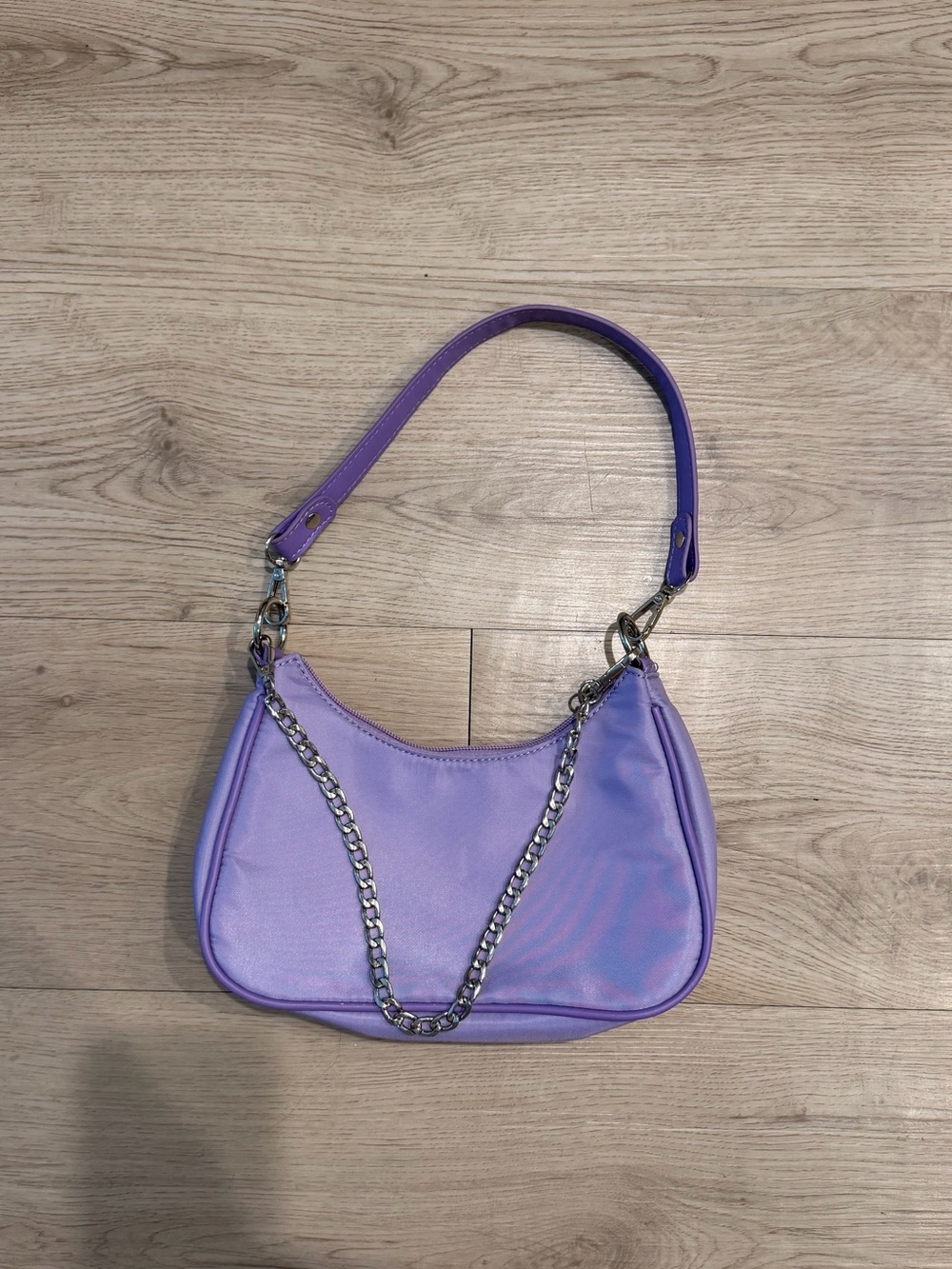 Y2K lilac shoulder bag with silver chain